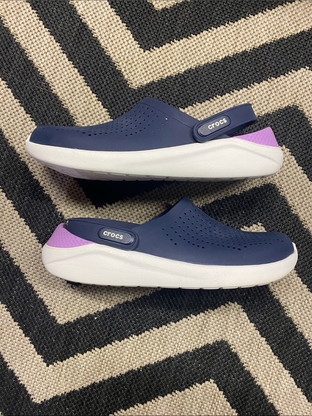 Crocs navy and orchid LiteRide clogs M7 W9 comfort shoe slip on slide - Picture 6 of 10